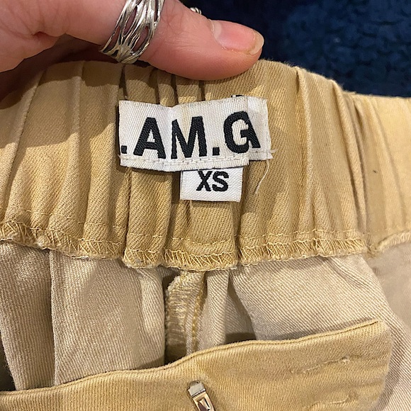 Hiii! I’m selling my I.AM.GIA pants. It’s a size xs, but they are quite wide. - Picture 3 of 4